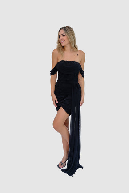 Vestido corto strapless cola