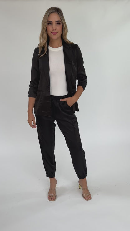 Set satín blazer y jogger negro