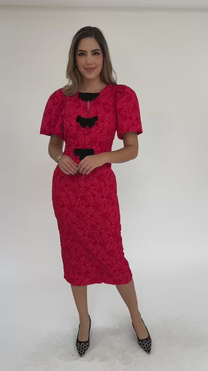 Vestido midi rojo detalle moños negros